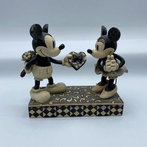 Jim Shore Real Sweetheart Mickey & Minnie Mouse 4009260 Disney Traditions
